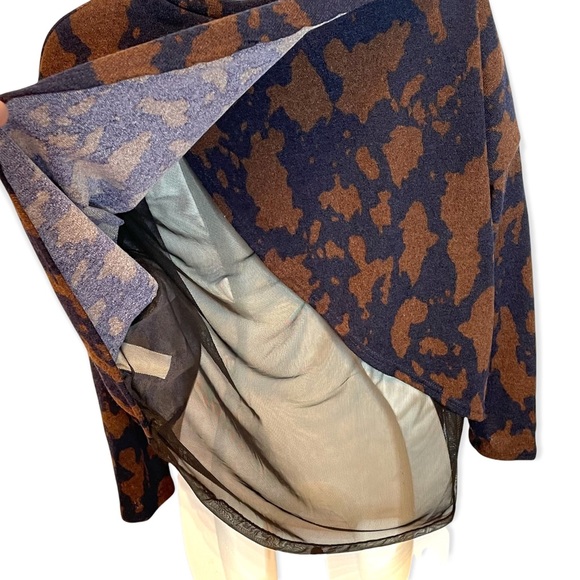 Tulip Back Leopard Print Top - NWOT - Picture 10 of 10